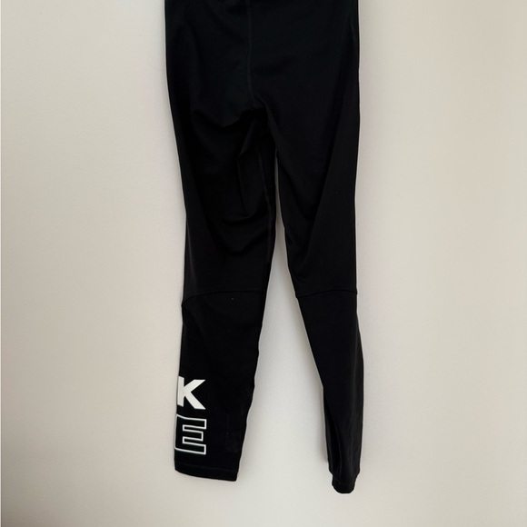 Nike Pro Black Capris Leggings Performance Fit - Picture 3 of 5